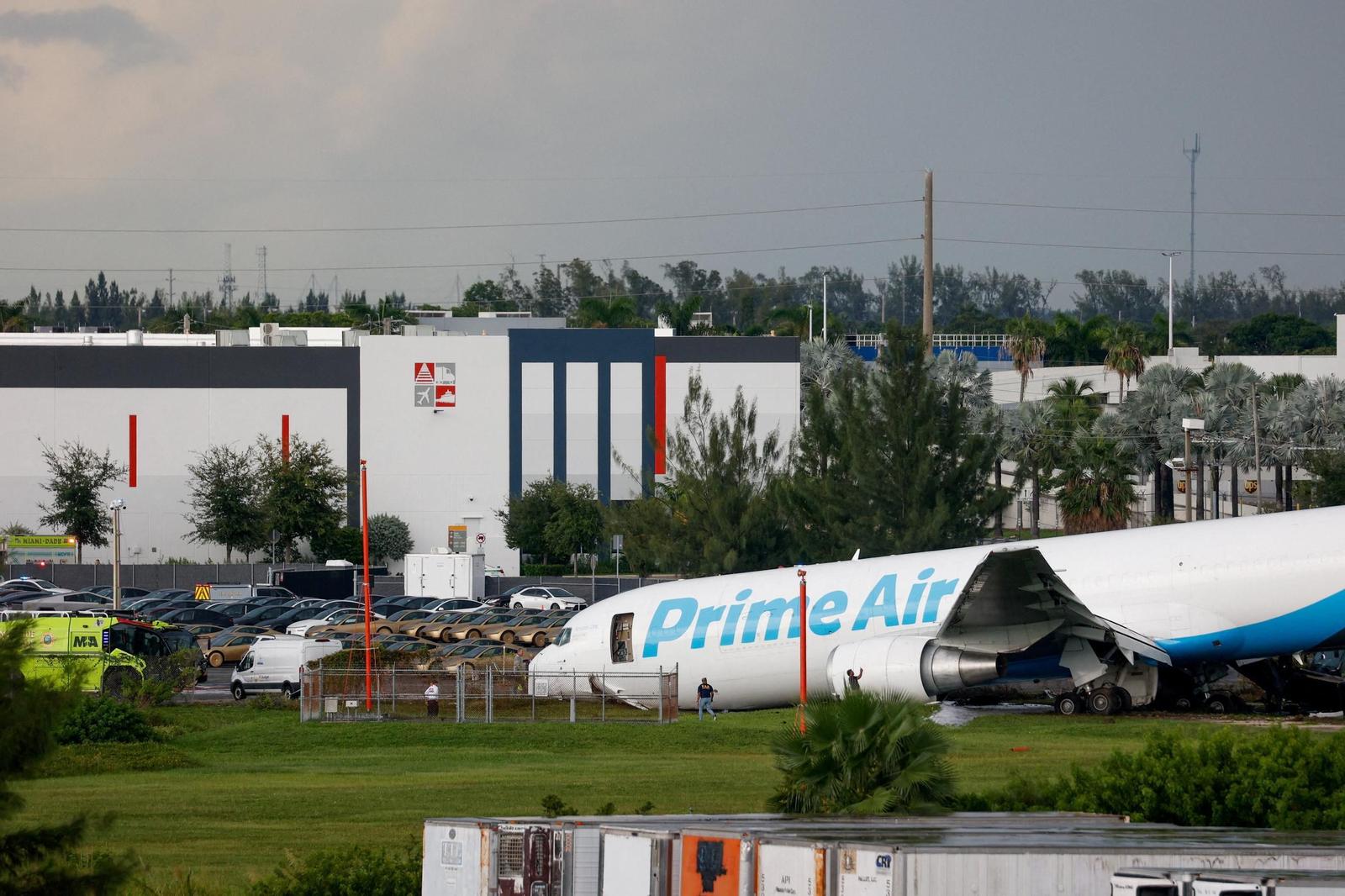 Al menos cinco muertos al salirse de pista un avión de carga de Amazon Prime Air en Miami