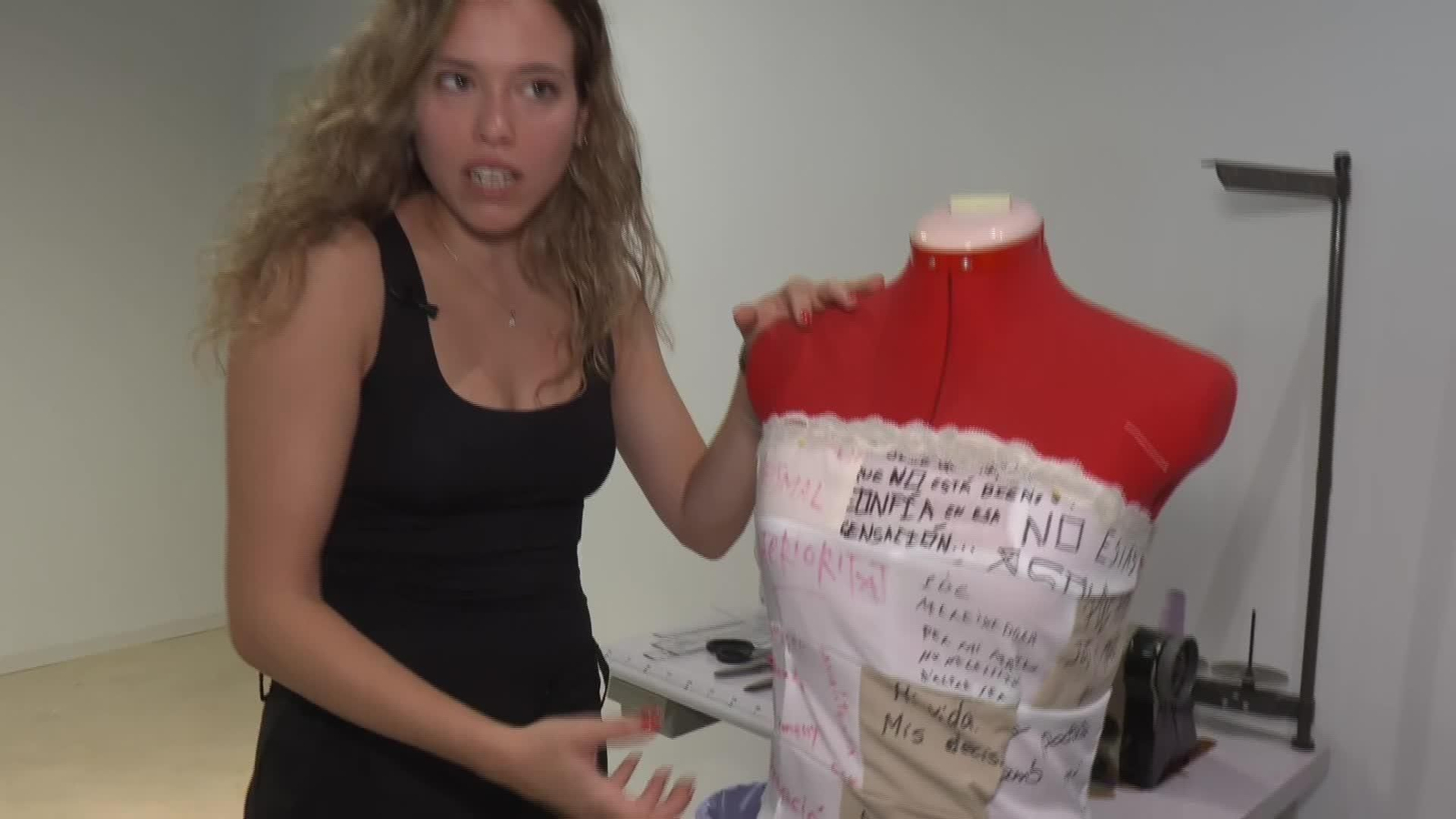 V001-EDI BARCELONA VICTIMA VIOLACION TRIUNFA MODA