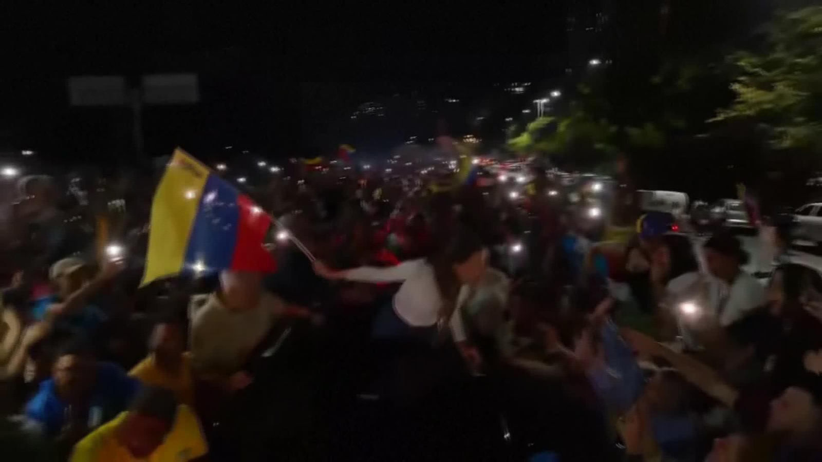 L002-VENEZUELA CORINA VUELVE A CARACAS