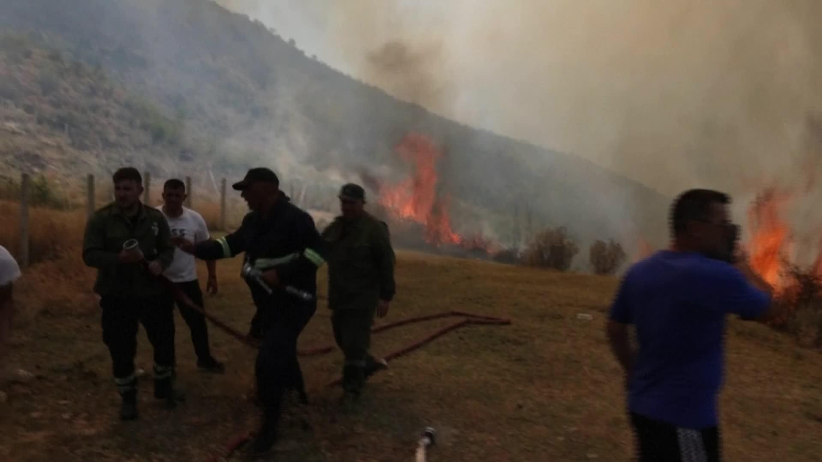 L063-ALBANIA INCENDIO FORESTAL