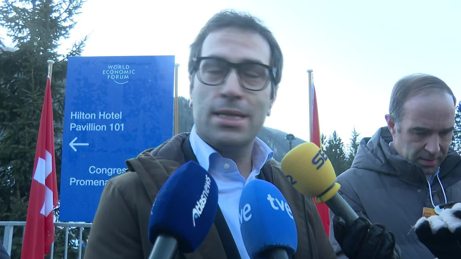X025-SUIZA DECLARACIONES CARLOS CUERPO FORO DAVOS