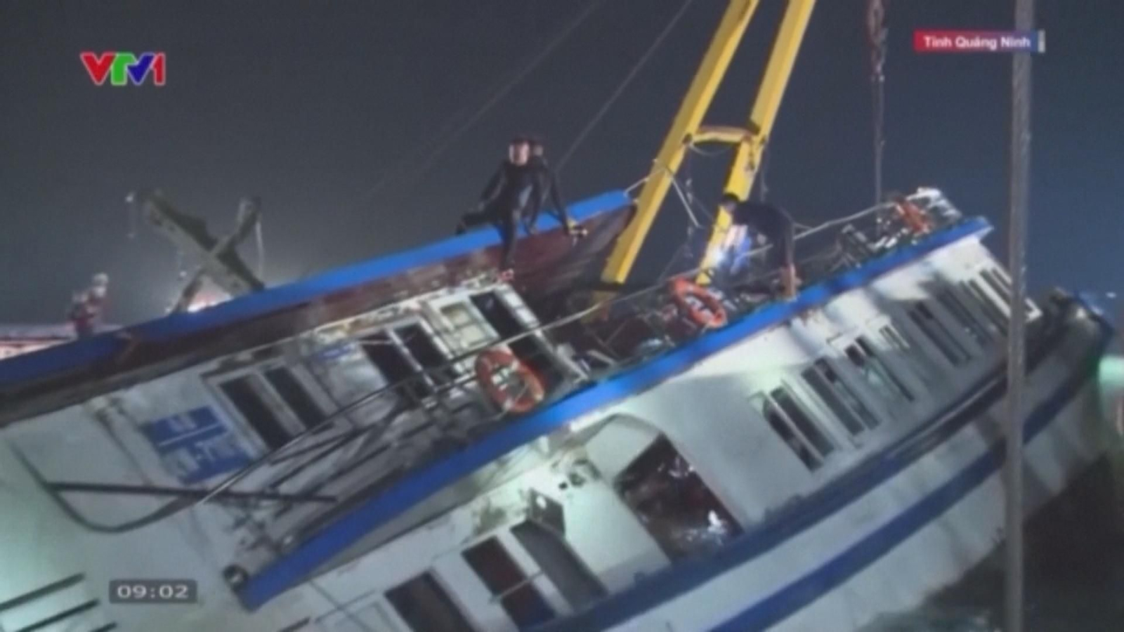 Se eleva a 38 la cifra de muertos tras el naufragio de un barco turístico en Vietnam