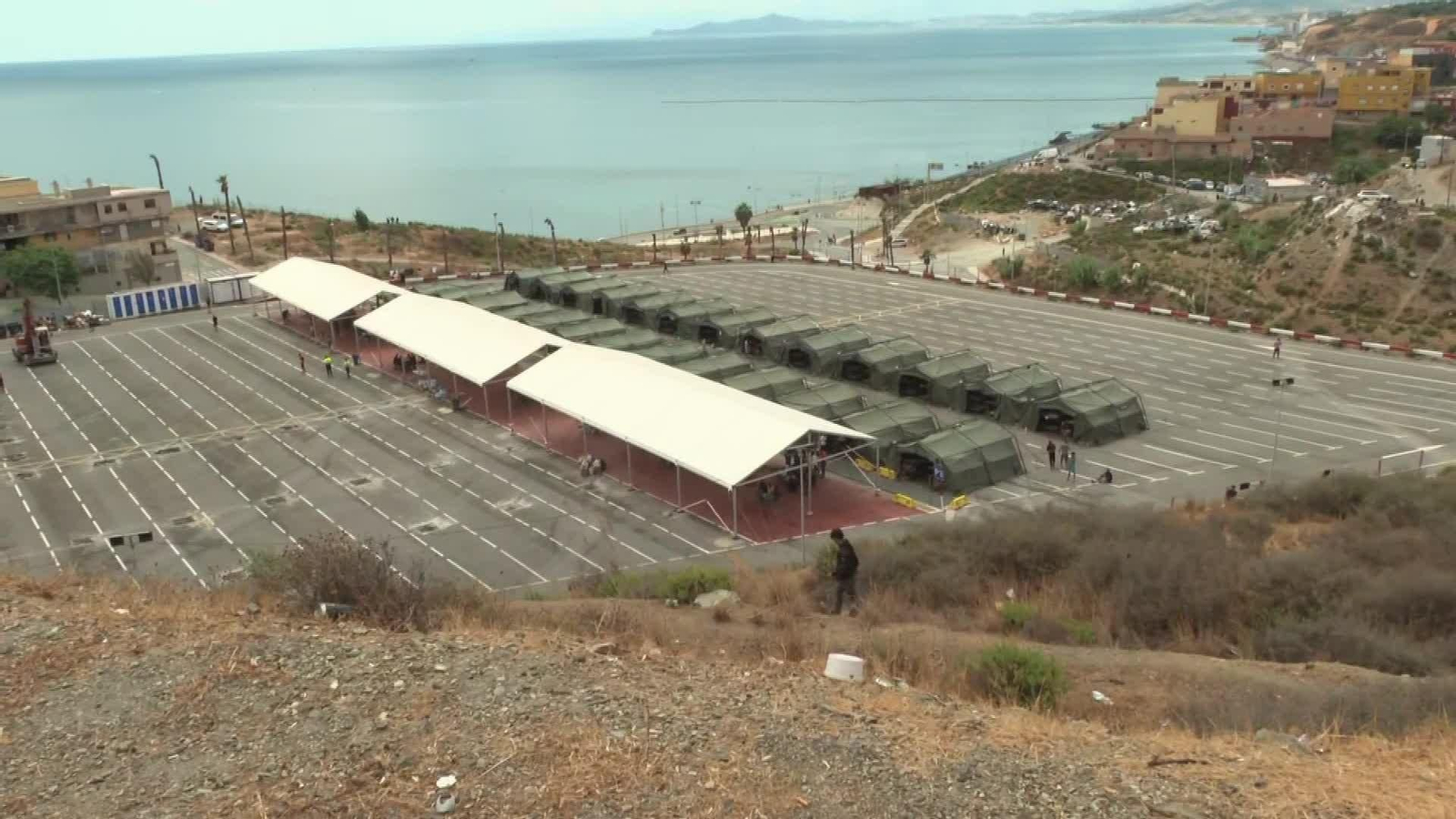 V022-CEUTA CAMPAMENTO MIGRANTES LOMA COLMENAR