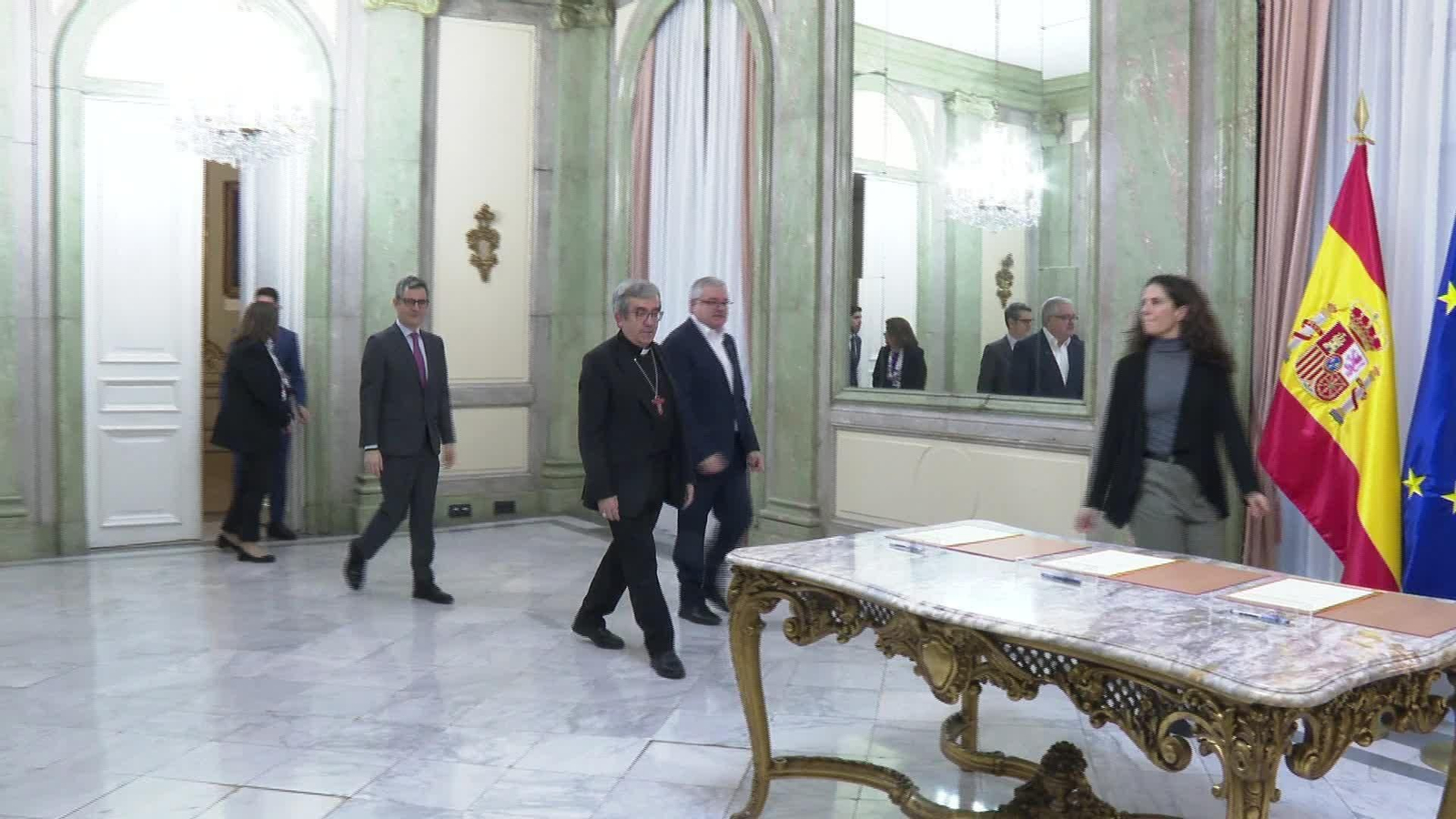 J022-MADRID ACUERDO GOBIERNO Y OBISPOS ABUSOS