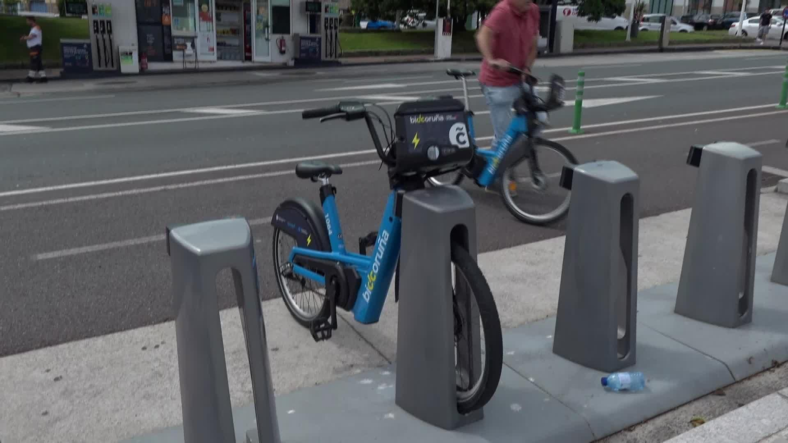 V075-A CORUÑA BICIS DESTROZADAS