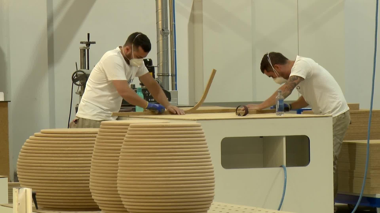web madera con paneles de arroz