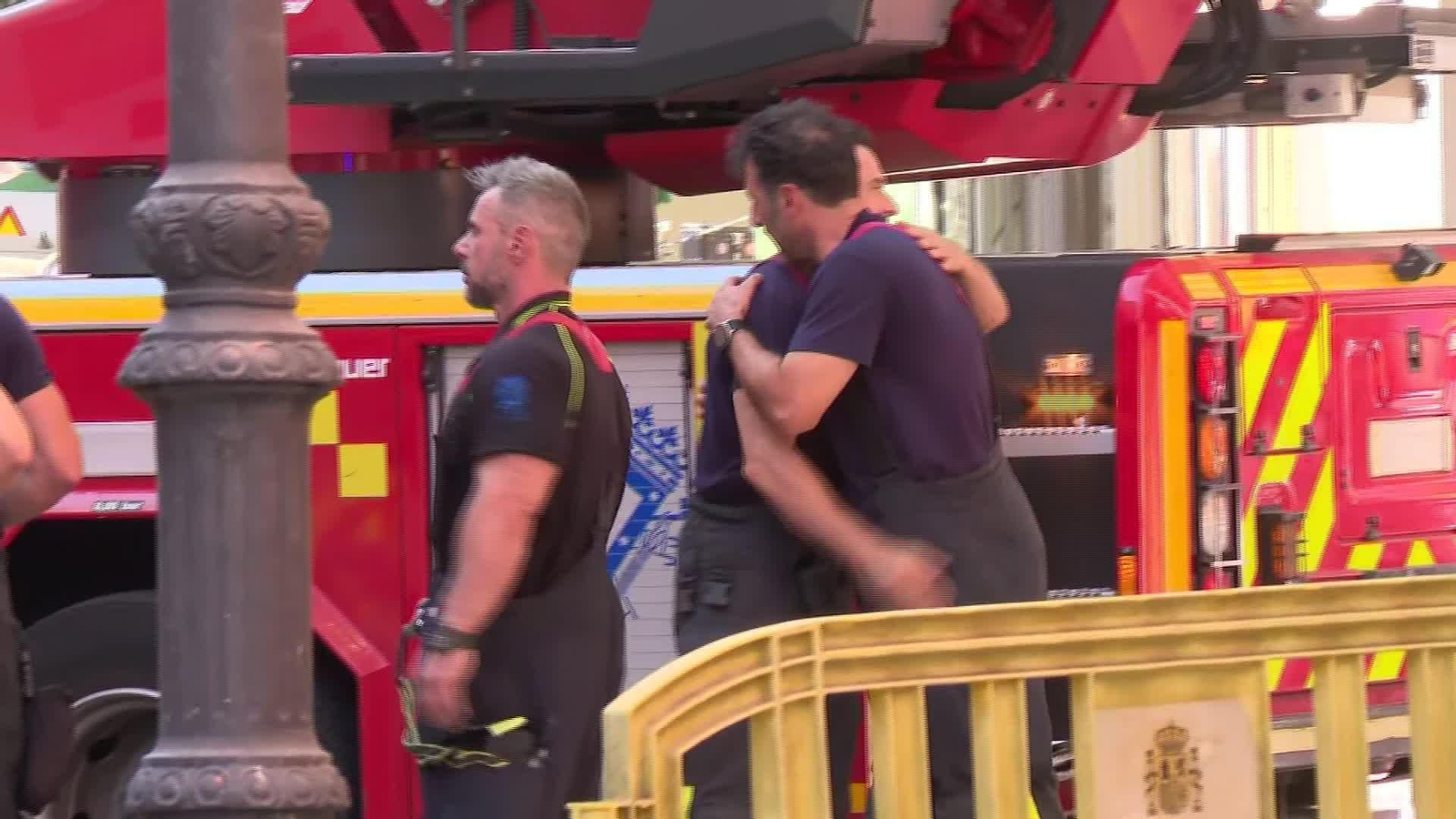 J003-EDI VARIOS EFECTO INCENDIO RESTAURANTE