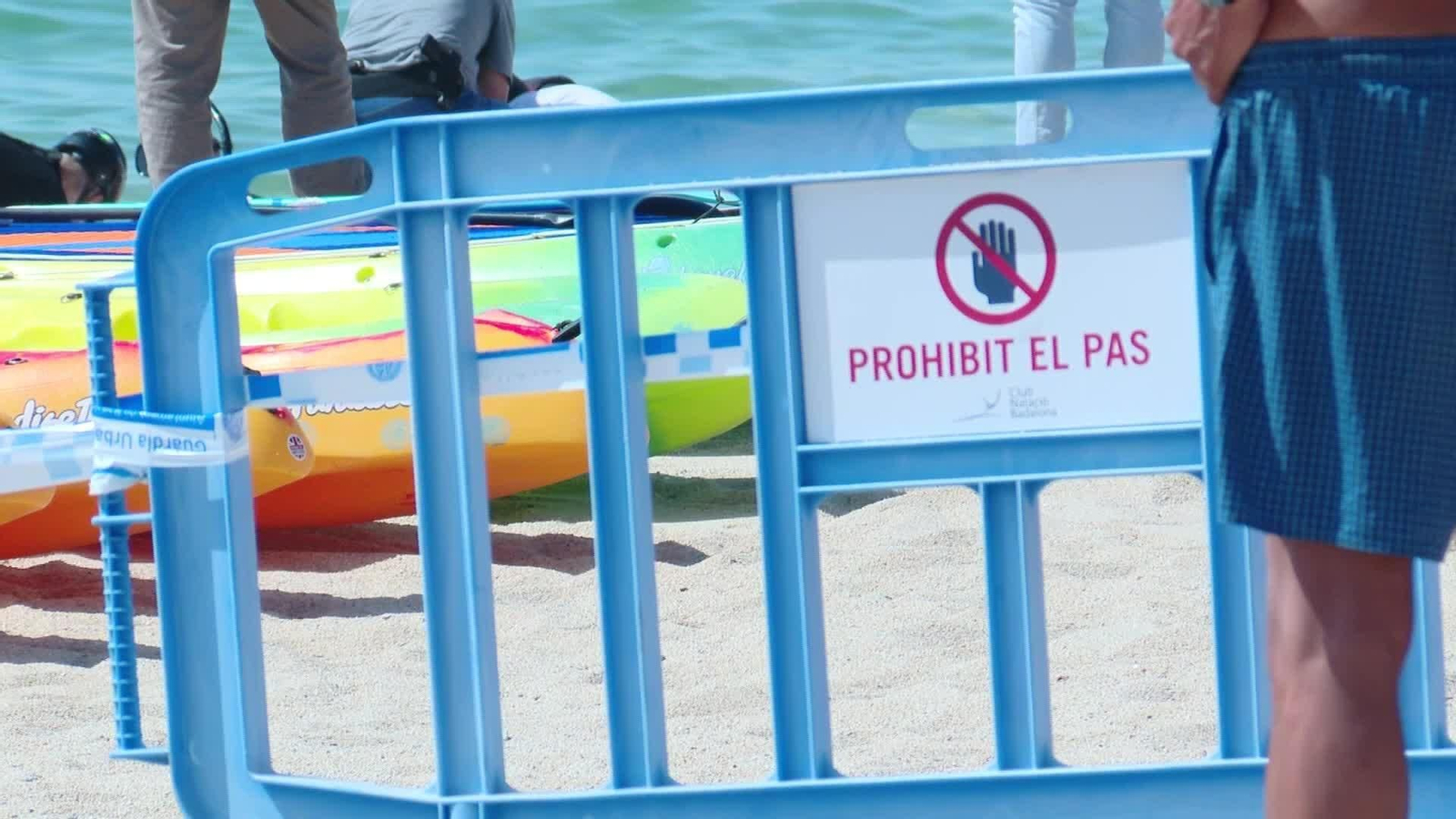 V036-BARCELONA HALLAN CUERPO PLAYA BADALONA