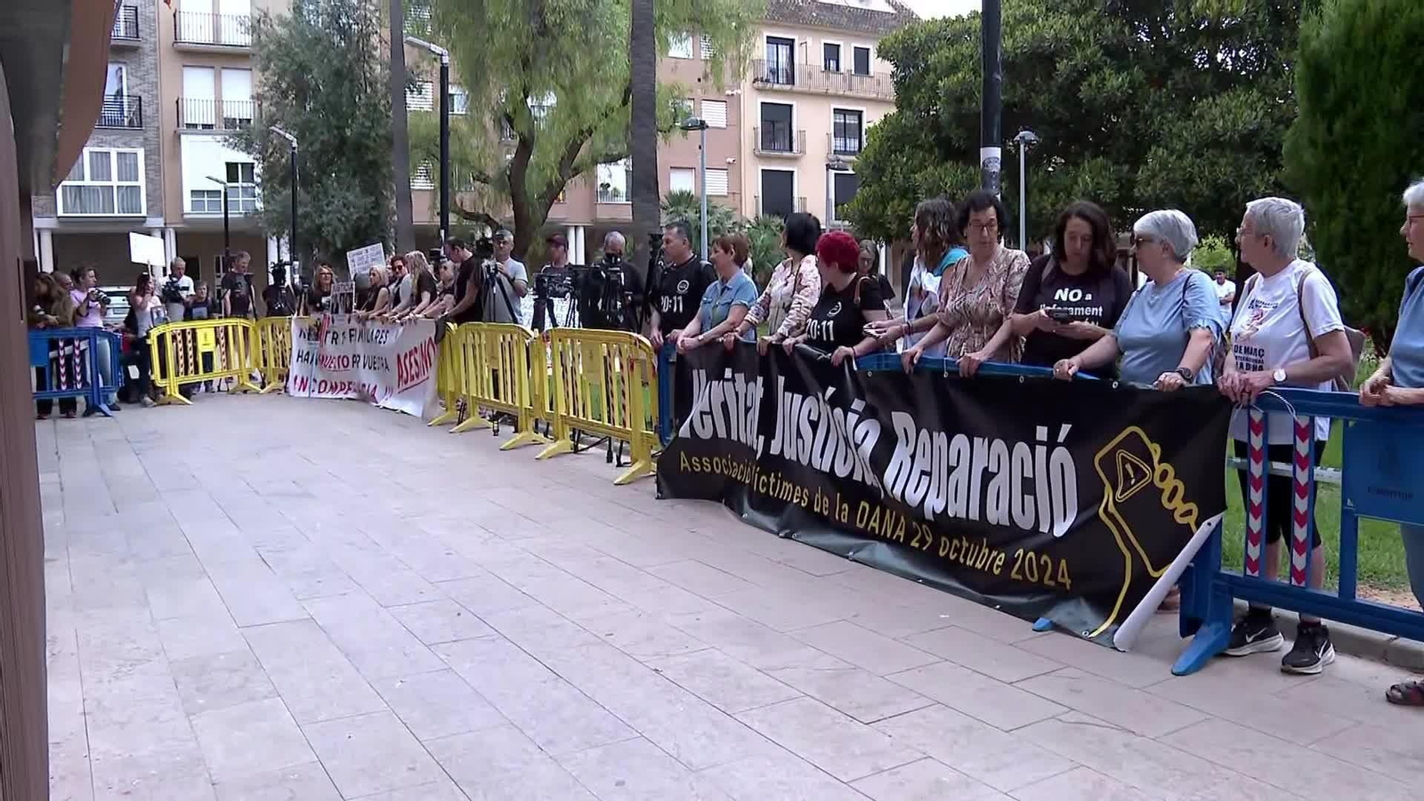 X066-EDI VALENCIA PROTESTAS JUICIO DANA