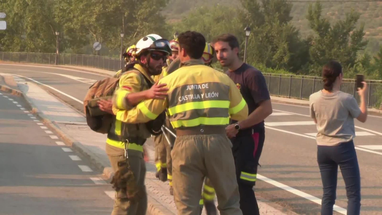X066-AVILA TOTALES BOMBERO  INCENDIO TARDE