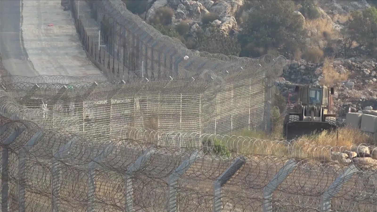 J606-SIRIA VEHICULOS ISRAELIES FRONTERA