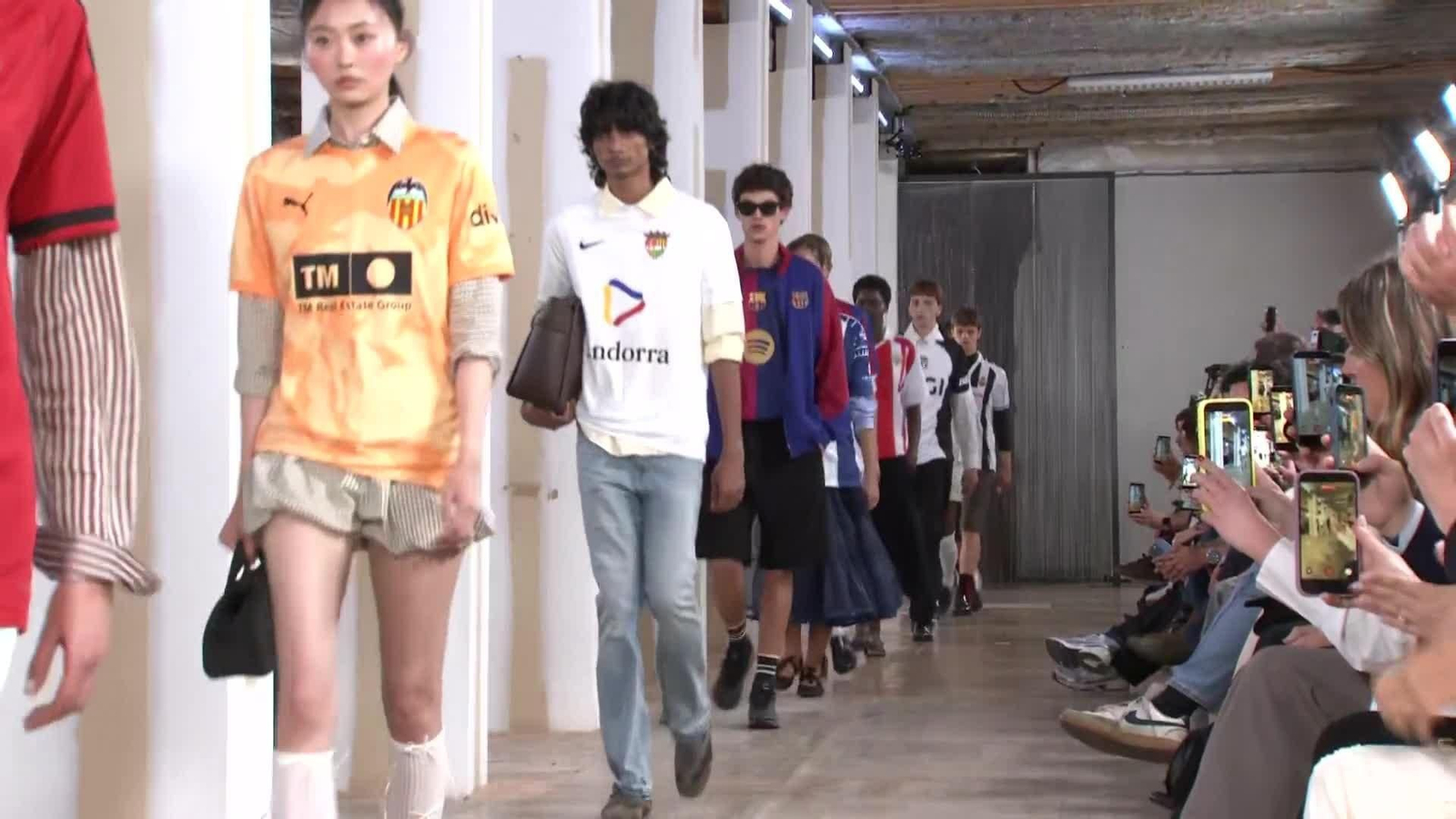 va desfile retro laliga
