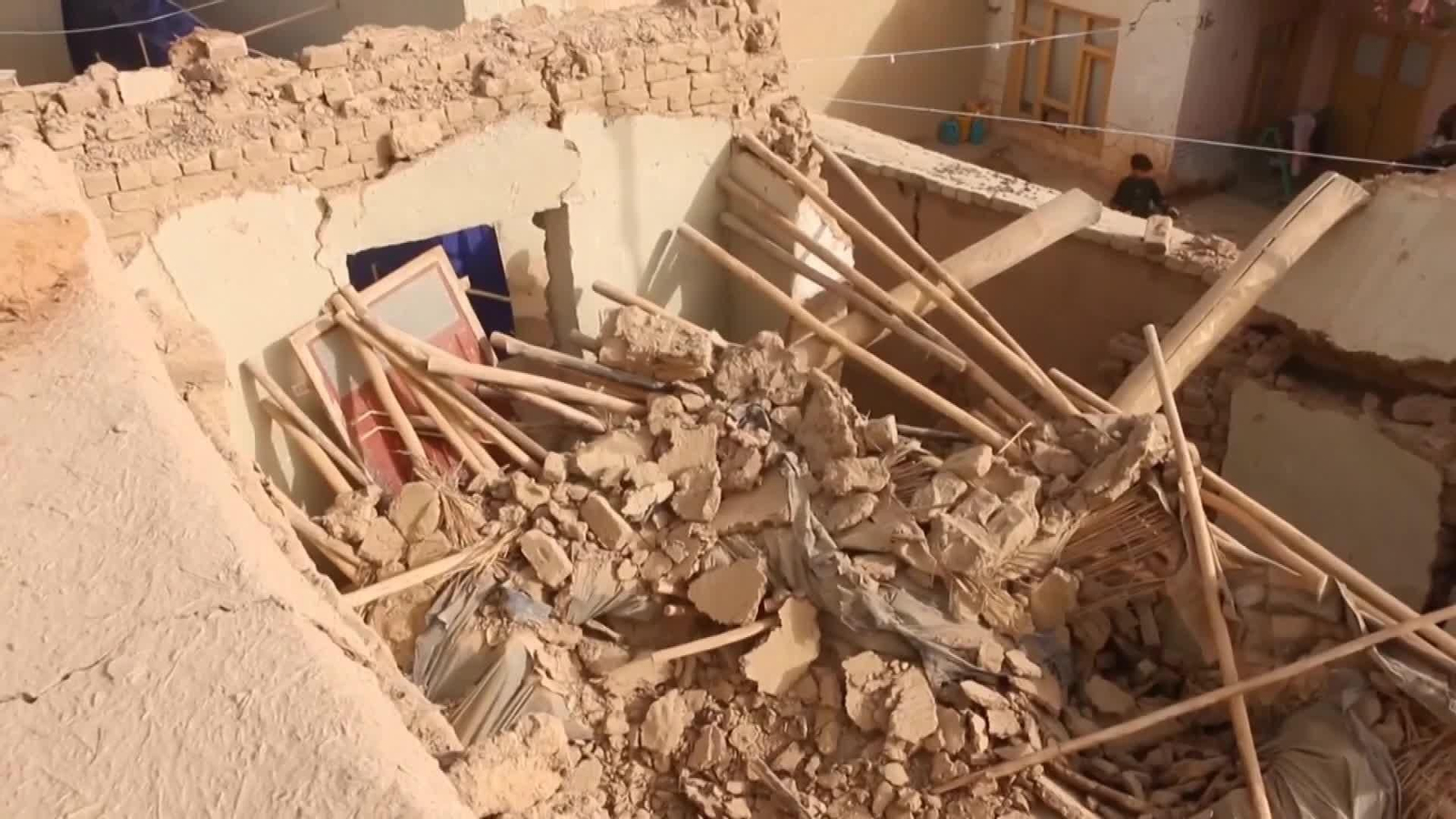 L004-AFGANISTAN TERREMOTO