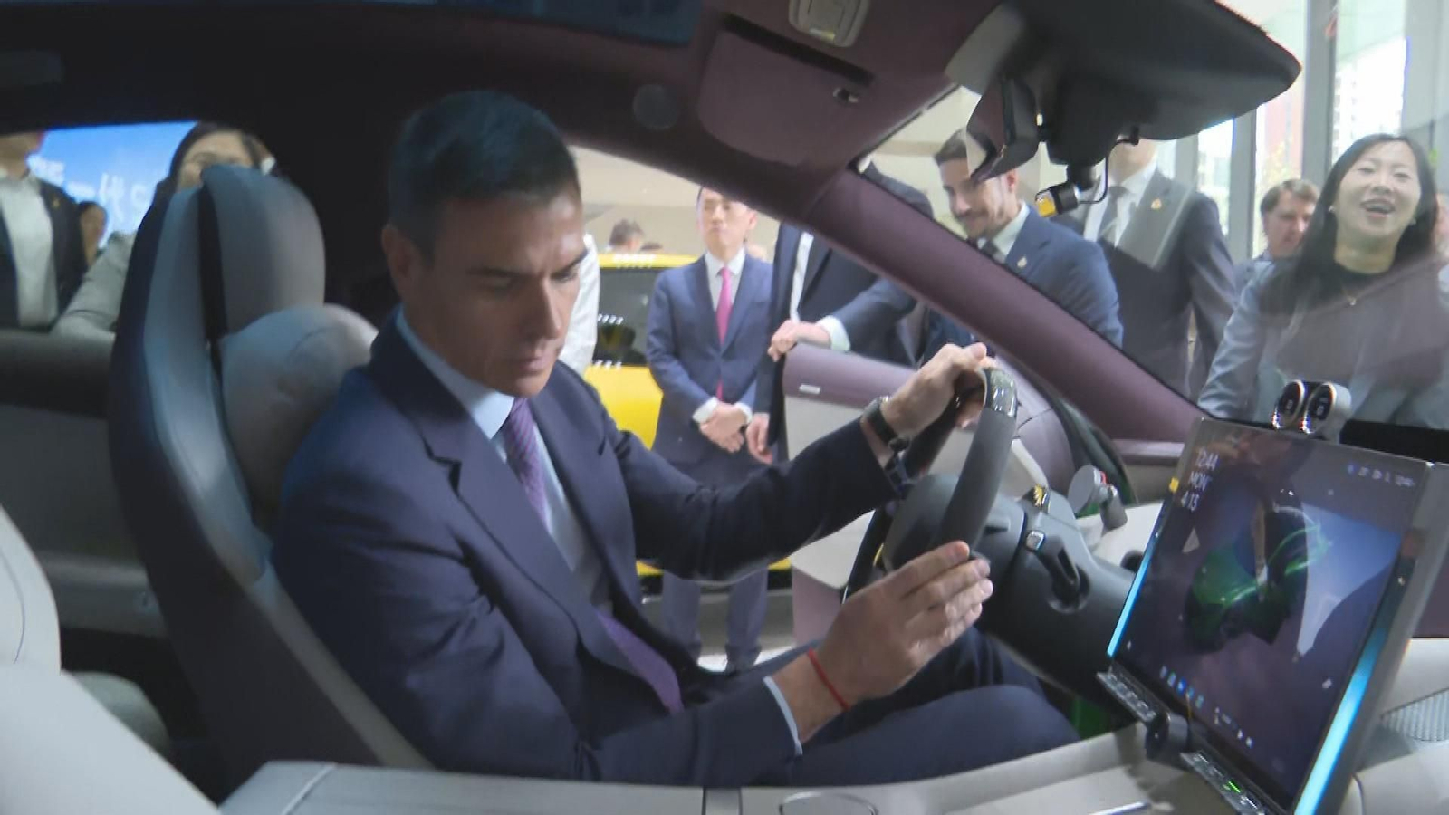 L013 PEKIN SANCHEZ VISITA XIAOMI.Duplicate frame 11454