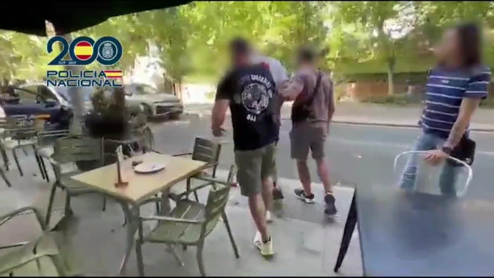 X011-IMAGENES POLICIA DETENCION FUGITIVO BRITANICO