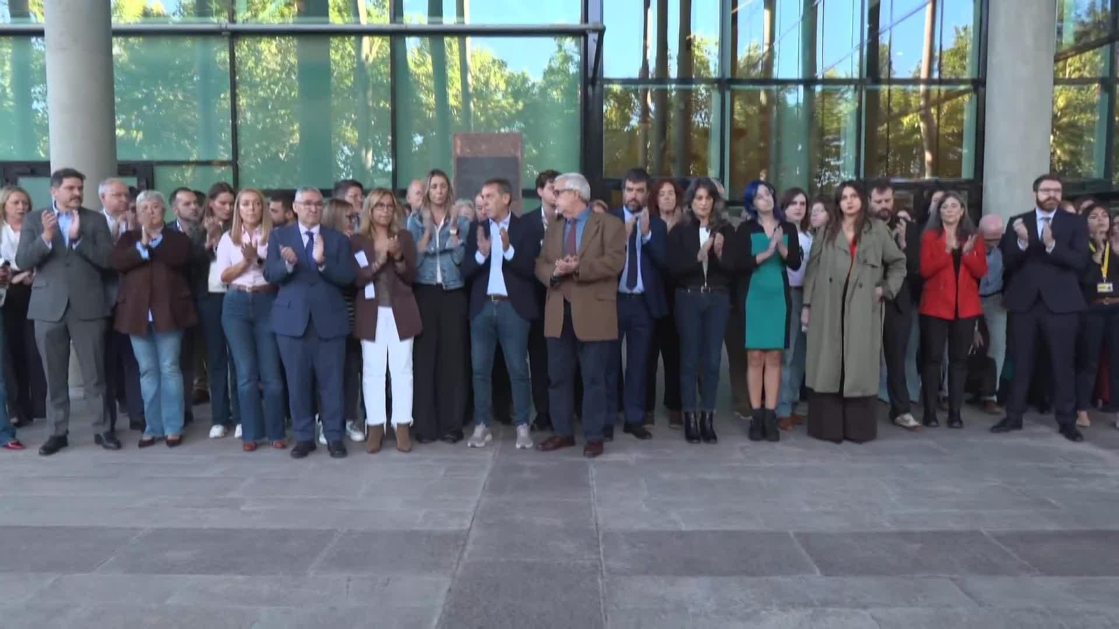 va minuto silencio patio asamblea madrid
