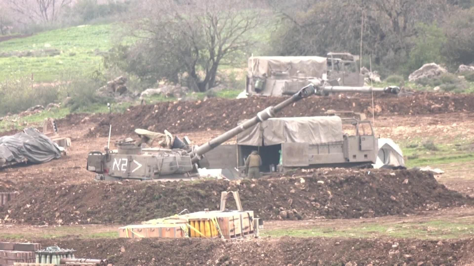 X008-ISRAEL DESPLIEGUE ARTILLERIA FRONTERA LIBANO