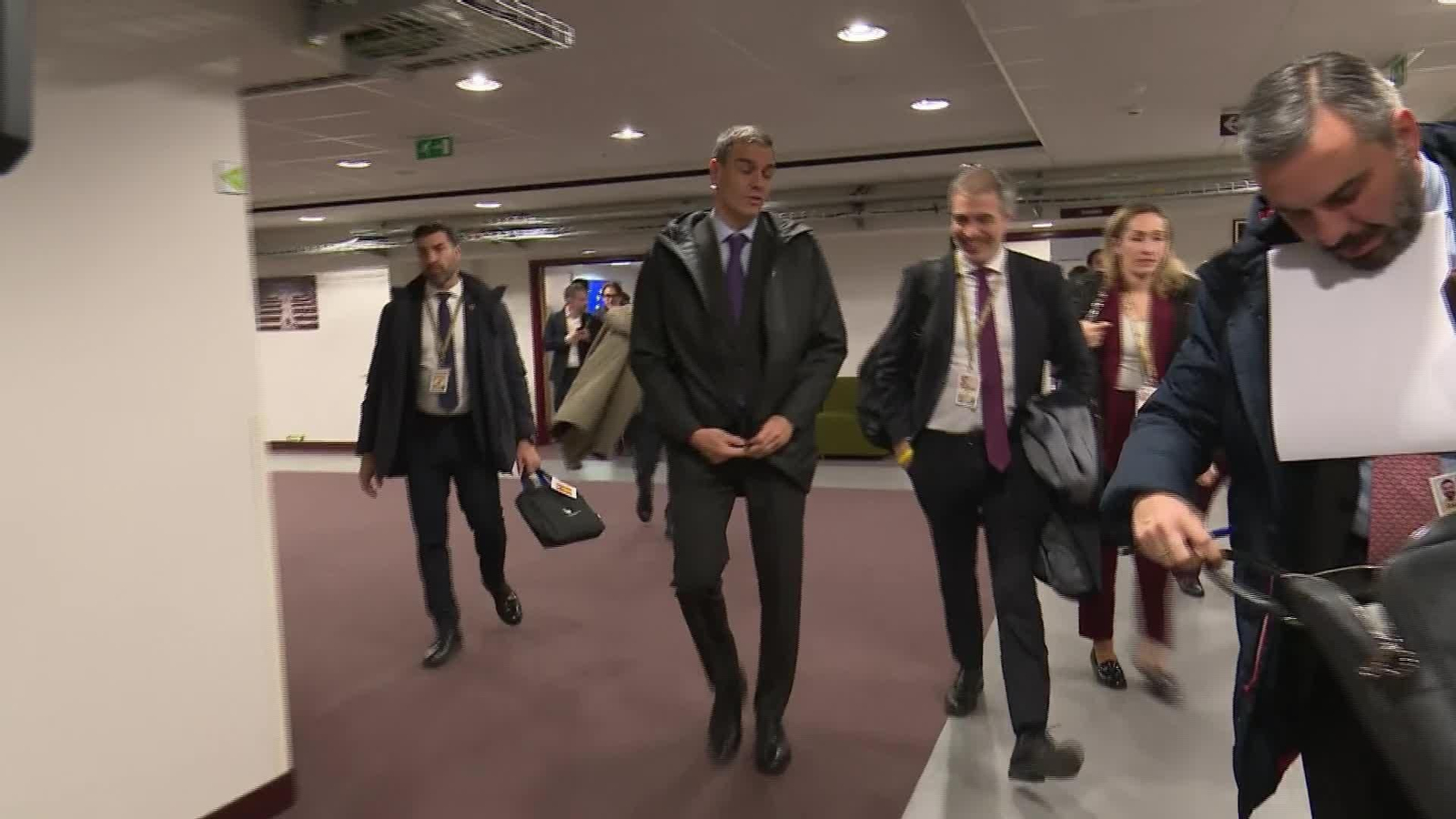 V010-BRUSELAS PEDRO SANCHEZ NOCHE