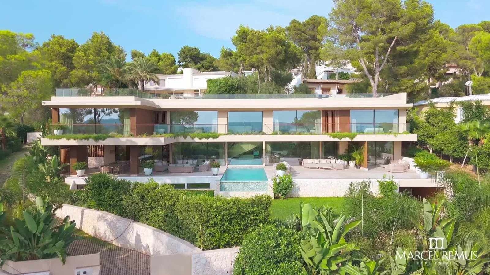 L056-EDI VARIOS EL TURISMO DE LUJO VIENE A ESPAÑA