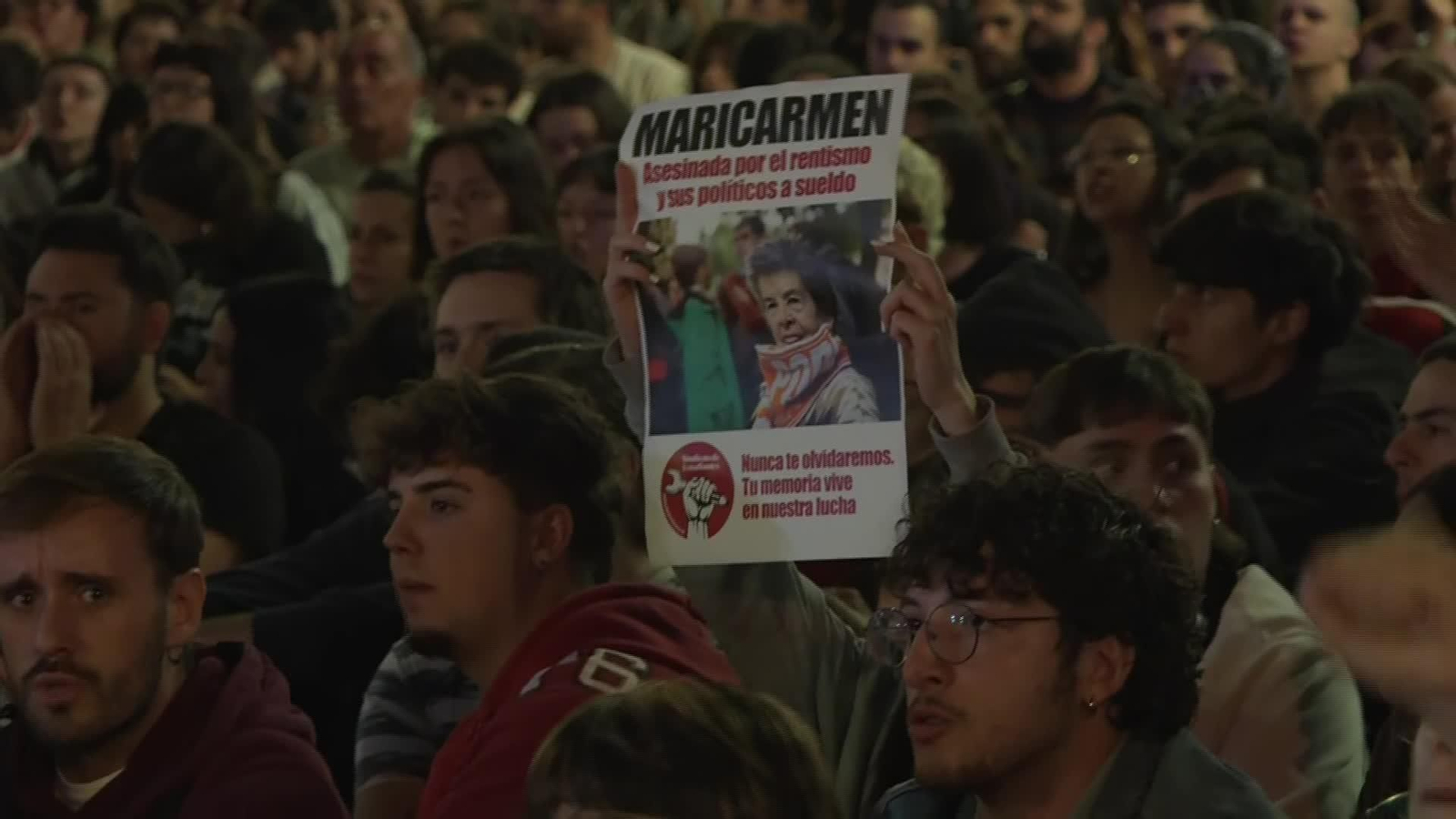 J010-MADRID PROTESTA MUERTE MARICARMEN CONGRESO AYER