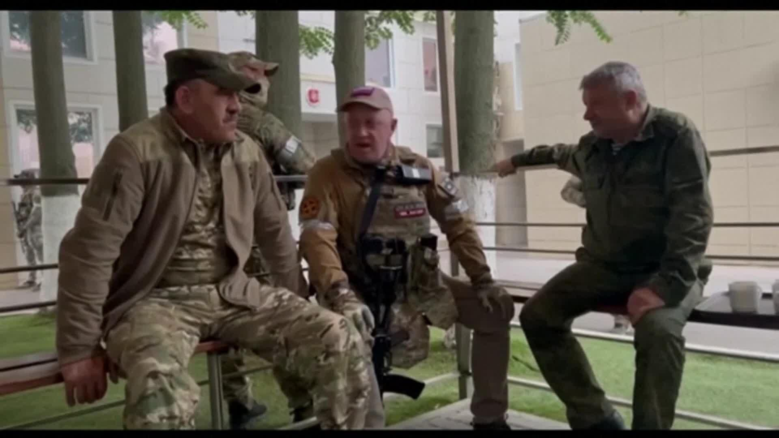 V008-RUSIA PERFIL GENERAL RUSO TIROTEADO