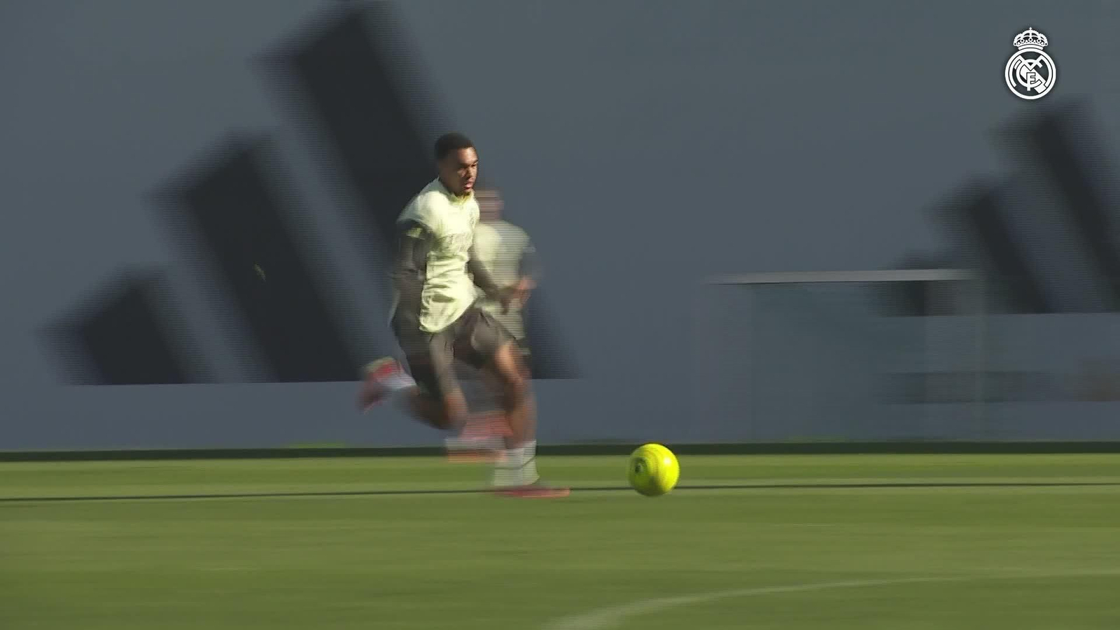 X054-MADRID ENTRENAMIENTO REAL MADRID