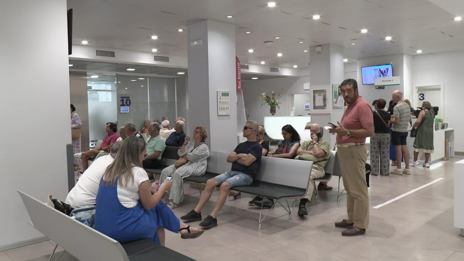 M054-SEVILLA ESPAÑOLES REPARO ACUDIR UROLOGO