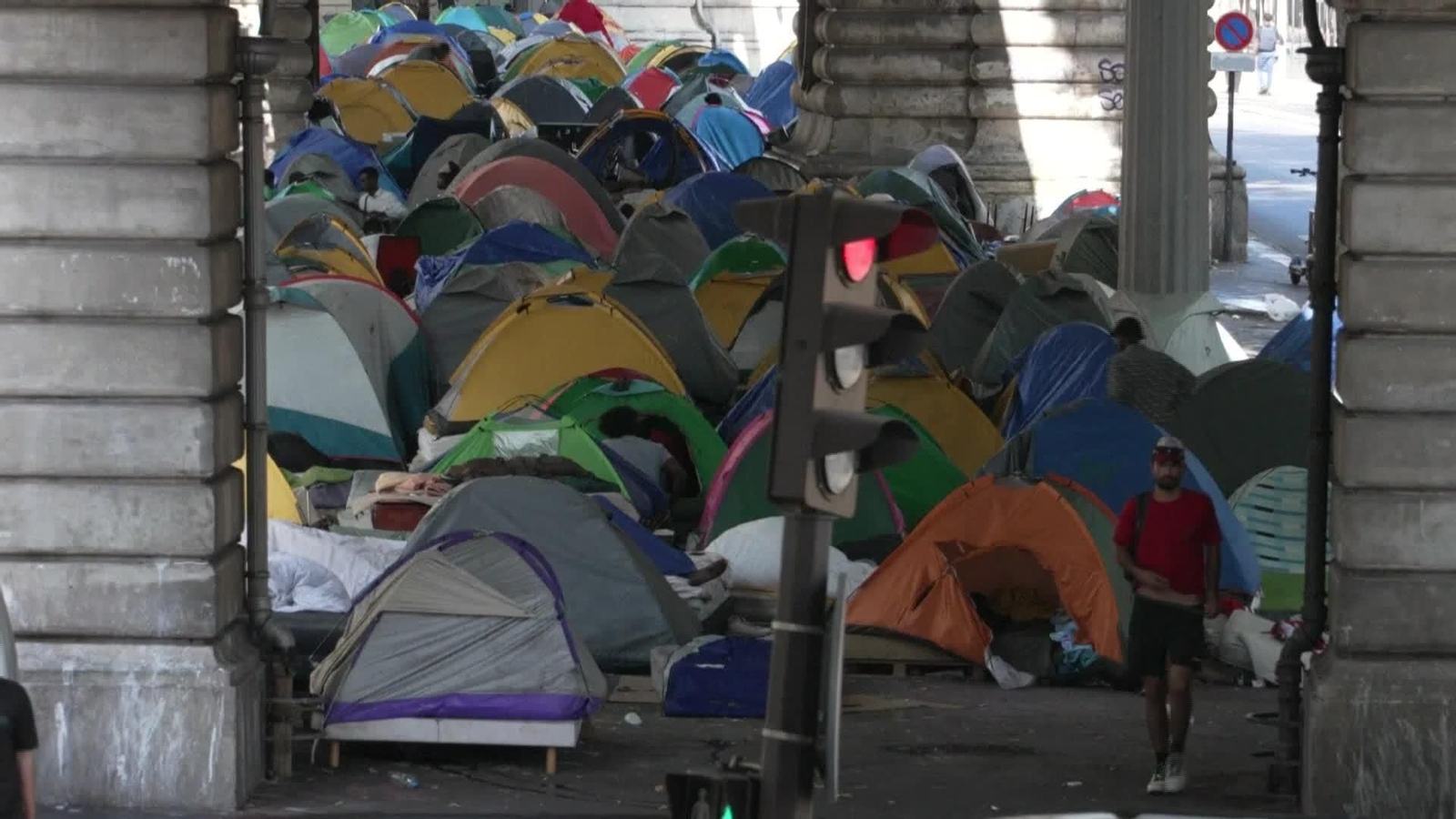 X067-FRANCIA EFECTOS DEL CALOR EN PERSONAS SIN HOGAR