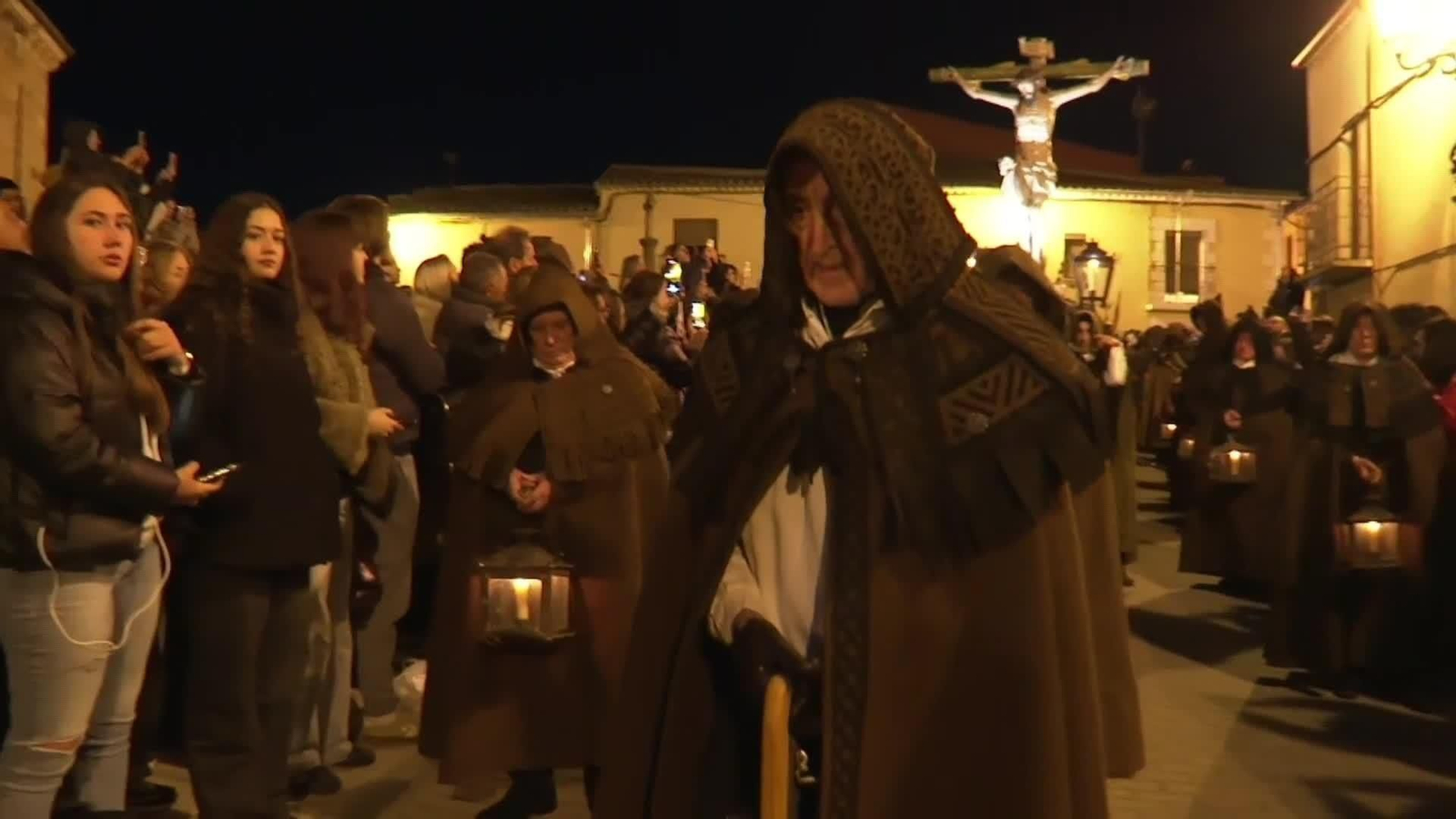 va procesion capas pardas