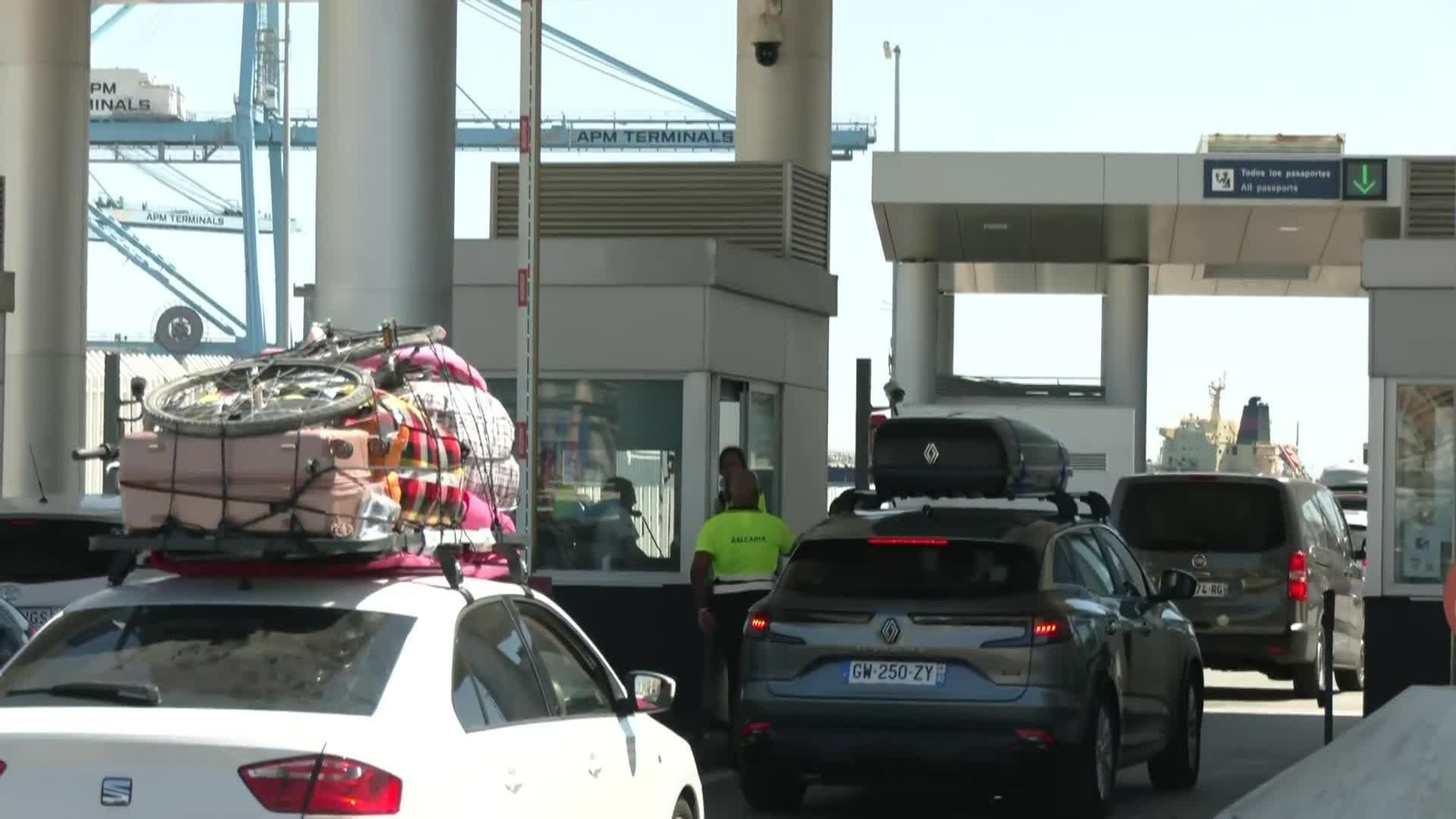 Fin de semana de repunte de vehículos en la Operación Paso del Estrecho