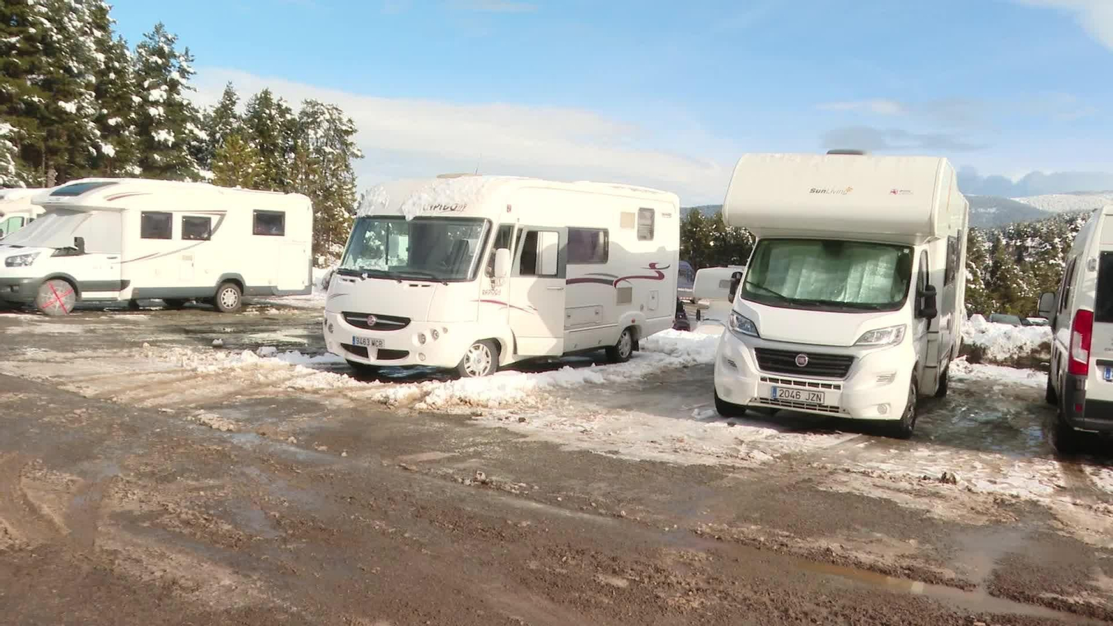 V015-VARIOS AUGE CARAVANAS