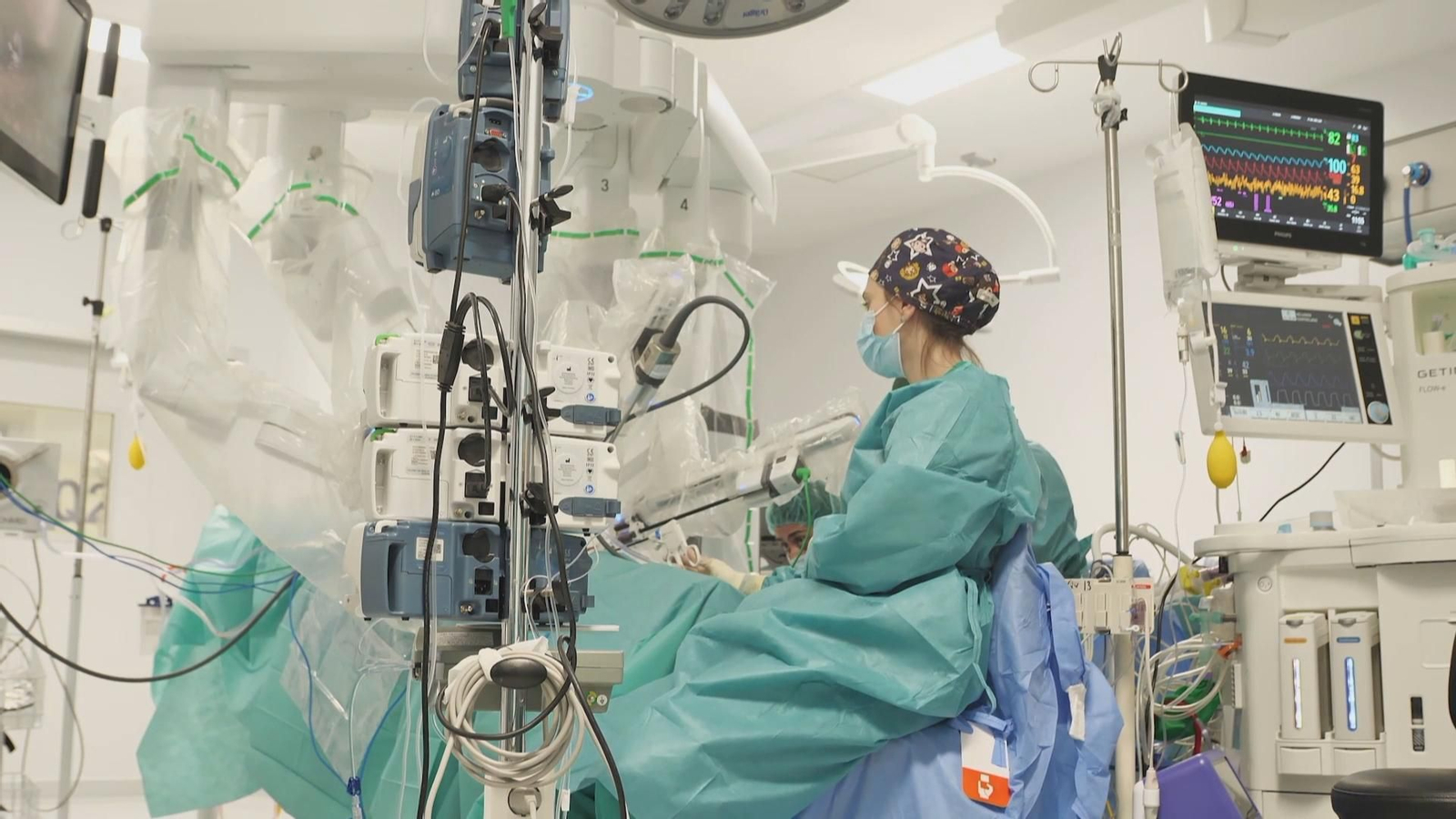 L074 MADRID HOSPITAL 12 OCTUBRE ROBOT DA VINCI BEBE frame 1900