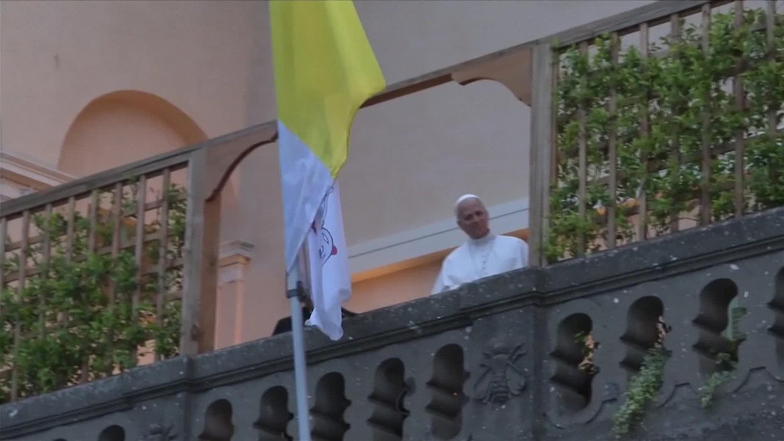 X006-VATICANO PAPA RESPONDE A TRUMP MENSAJE PAZ