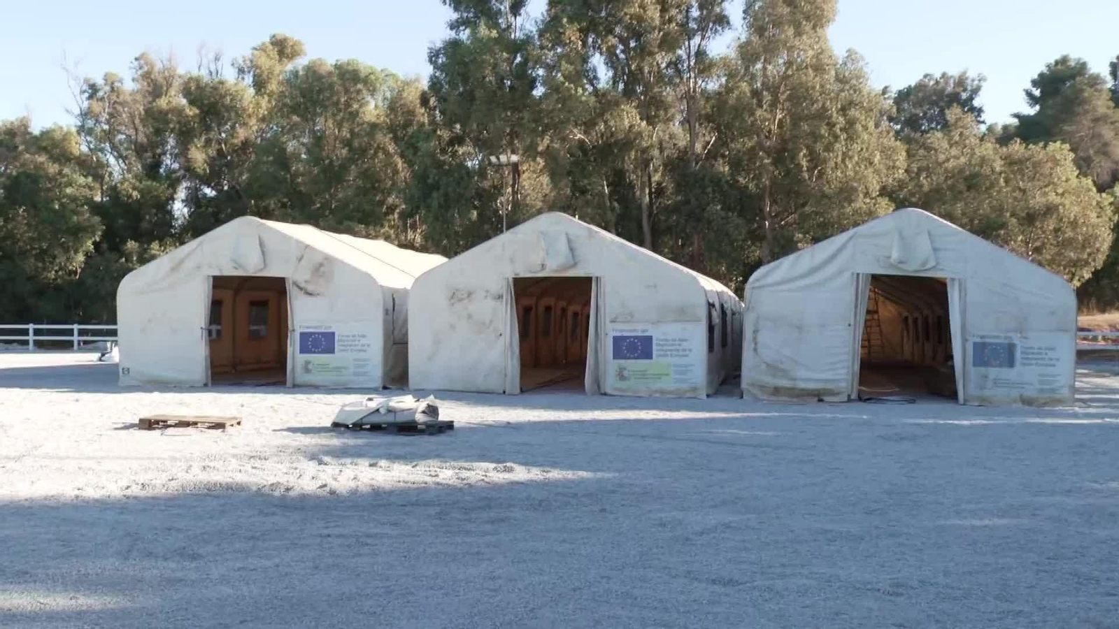 S038-CEUTA CARPAS PARA LAS MUJERES