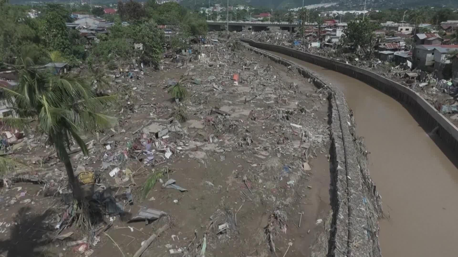 J004-FILIPINAS IMAGENES DRON DAÑOS TIFON