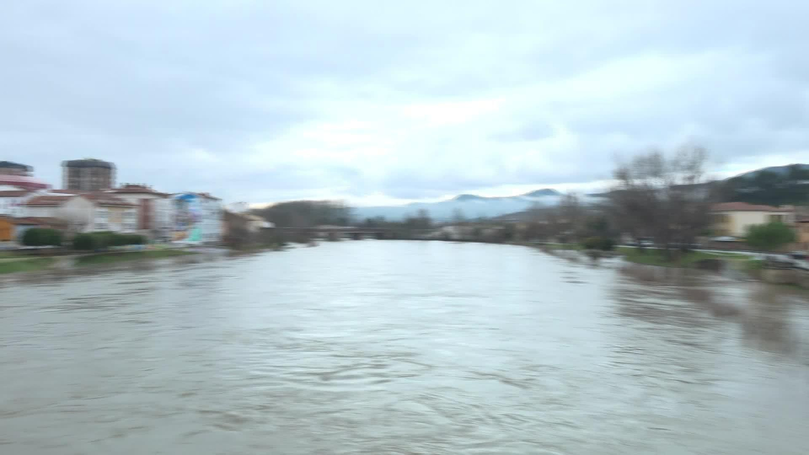 M020-VARIOS CRECIDA RIOS