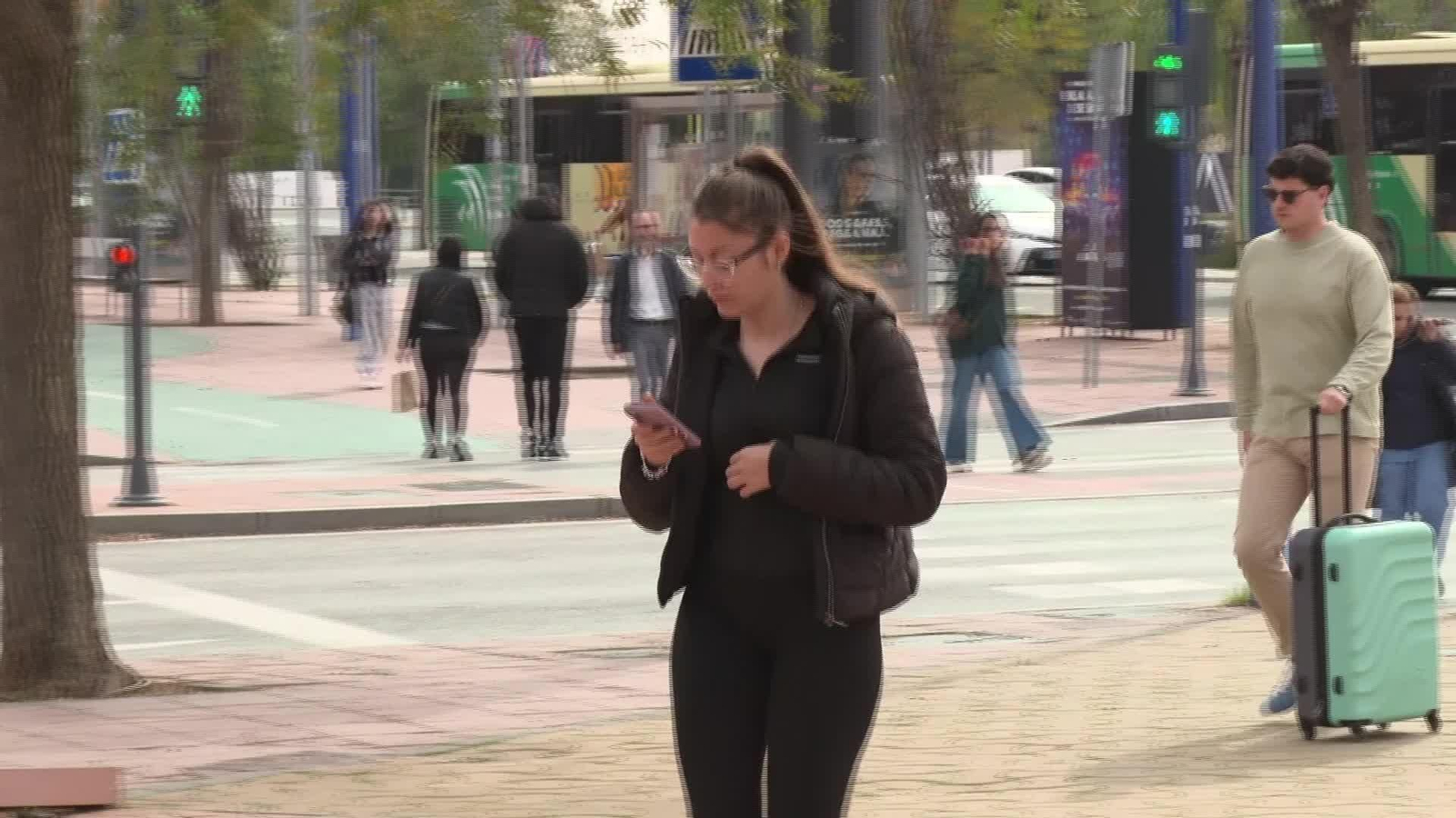 J002-EDI-VARIOS USO DEL MOVIL PARA TODO