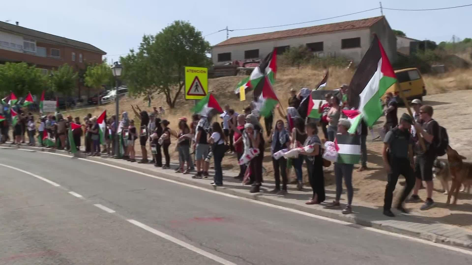S027-MADRID PROTESTAS VUELTA CICLISTA GAZA