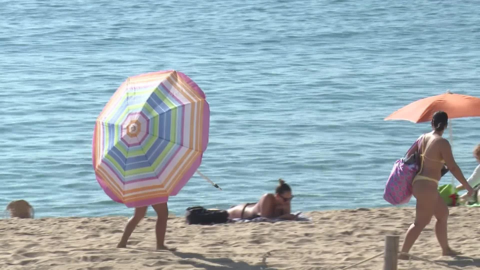V045-EDI VARIOS ESTIRANDO EL VERANO
