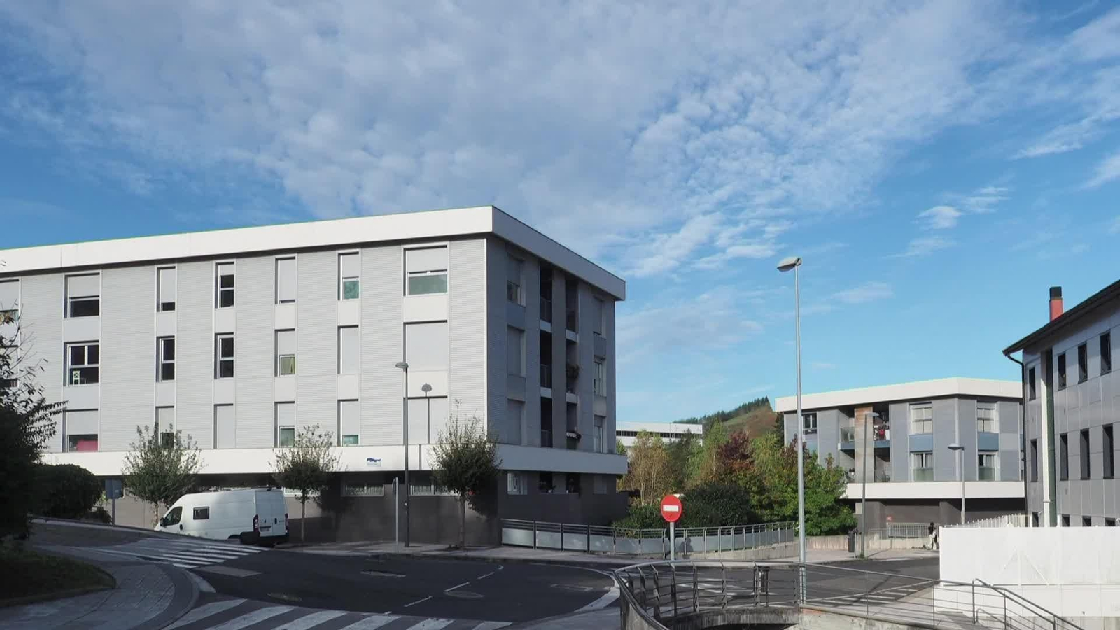 J064-EDI VIZCAYA PROYECTO VIVIENDAS SOBRE TEJADOS