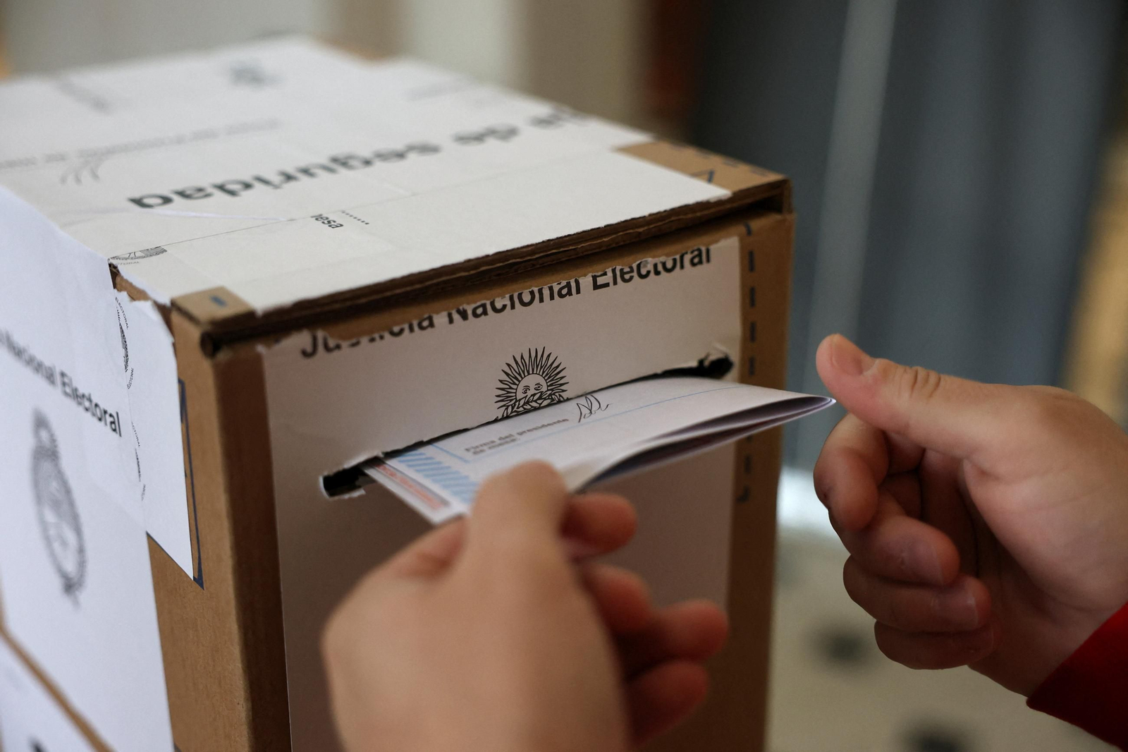 Argentina acude a las urnas en unas elecciones legislativas cruciales para Milei Argentina acude a las urnas en unas elecciones legislativas cruciales para Milei