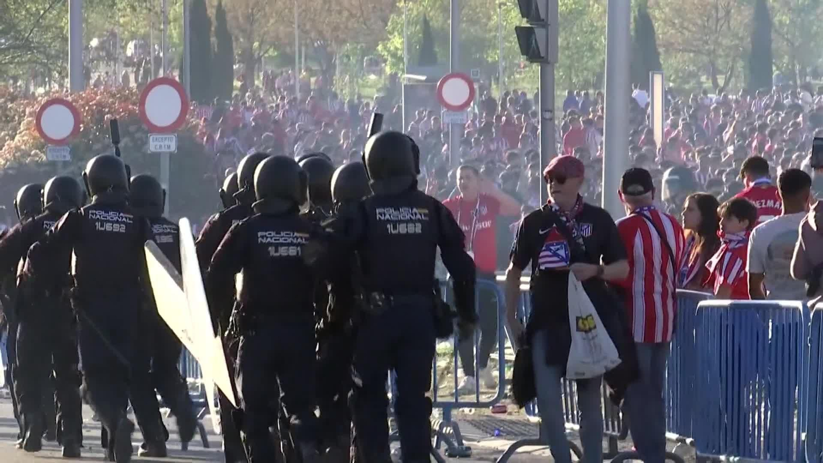va incidentes aficionados atletico vs policia