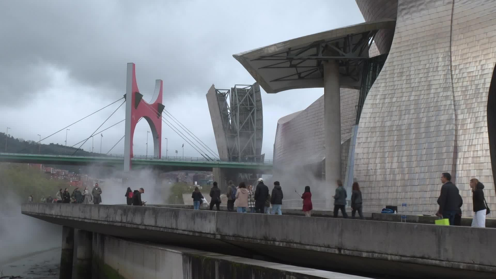 X043-BILBAO LLUVIA Y FRIO