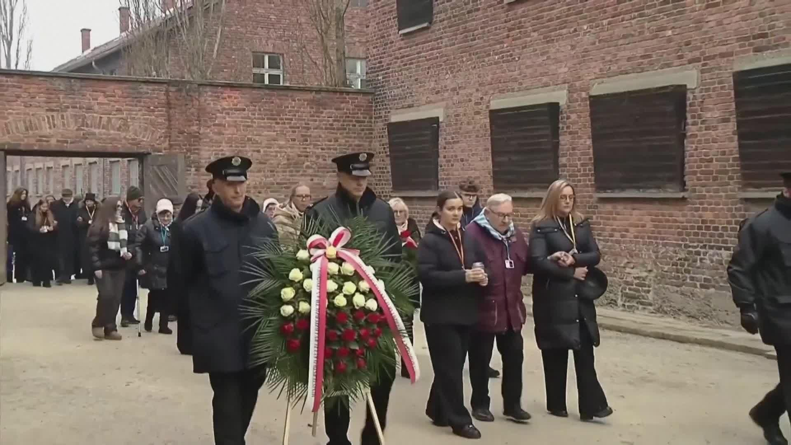 M078-POLONIA HOMENAJES DIA DEL HOLOCAUSTO