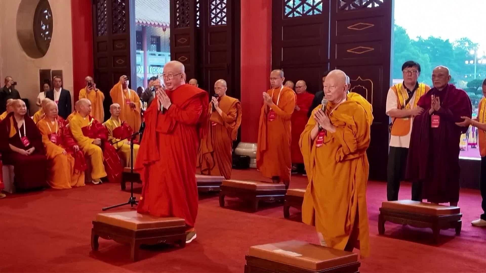 va china monjes budistas