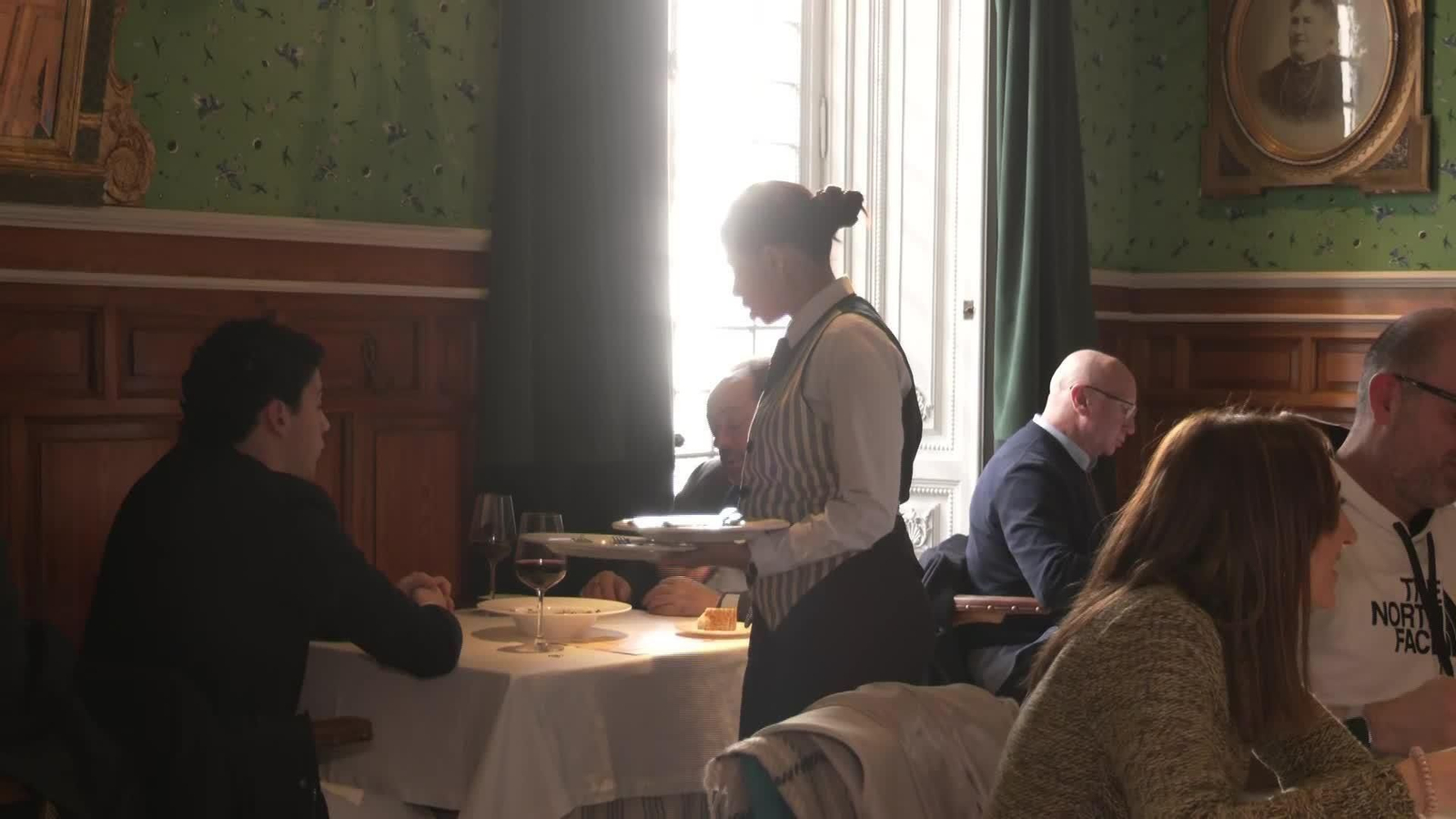 J015-VARIOS COMER FUERA EN NAVIDAD