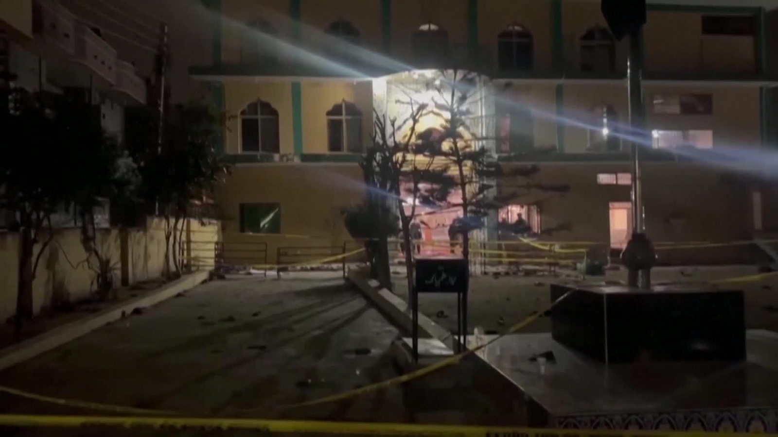 S001-PAKISTAN EXPLOSION MEZQUITA