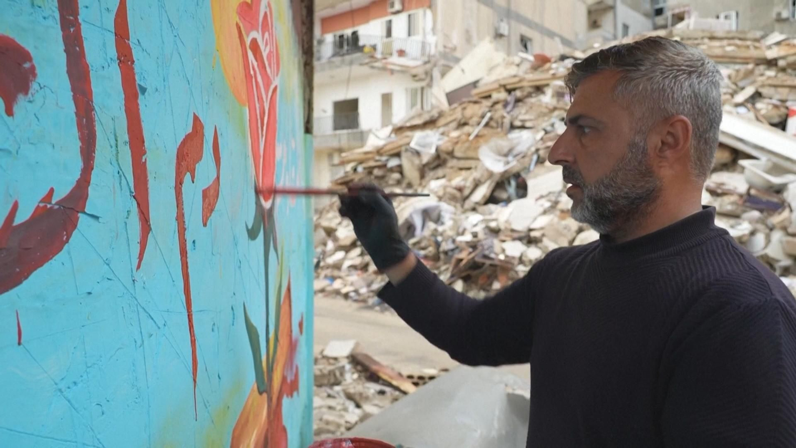 web artista libanes pinta sobre casas derribadas frame 1069