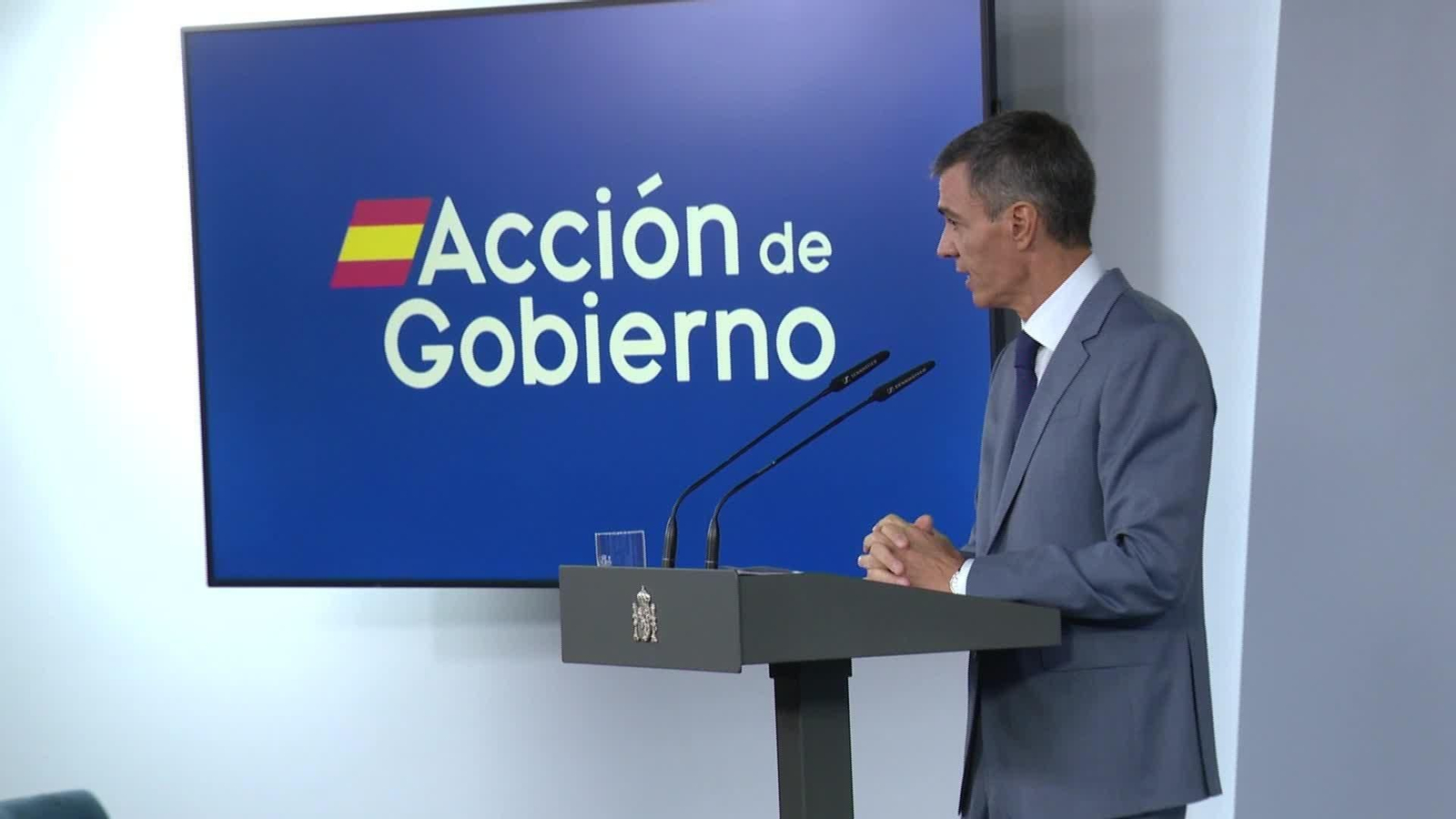 J056-EDI VARIOS POLITICOS SOBRE MARICARMEN