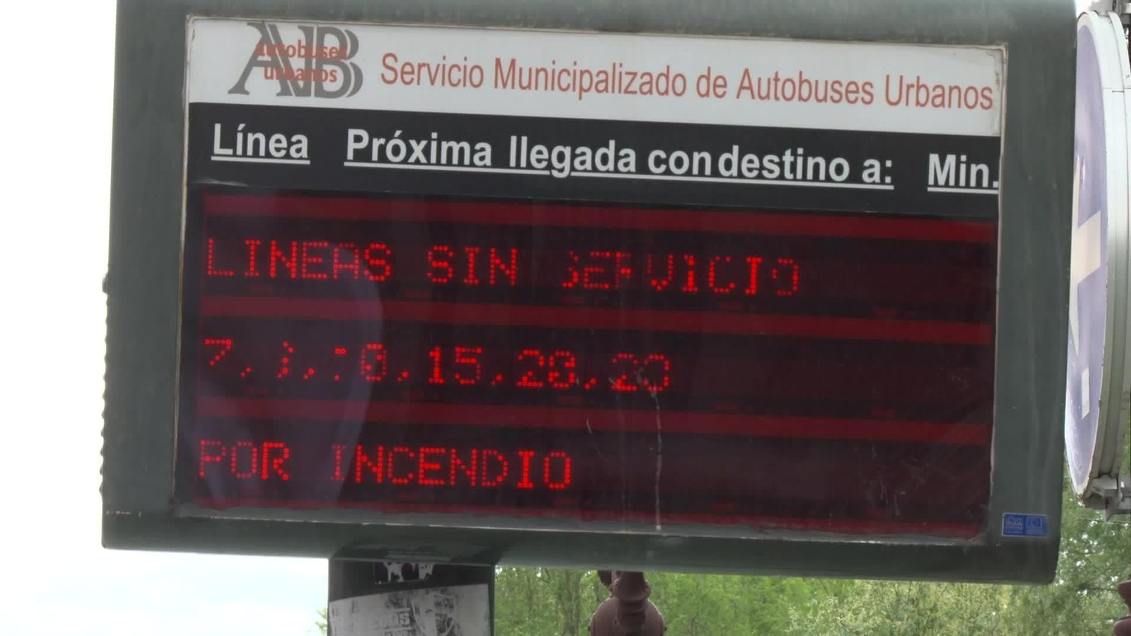 M094-BURGOS INCENDIO AUTOBUSES TARDE